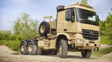 This 12.8L Mercedes Arocs 6x6 is Built for the Battlefield