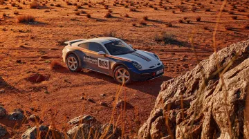 Porsche 911 Dakar Set for a Hybrid Comeback