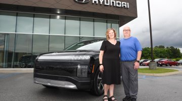 Hyundai Delivers First Ioniq 9 Electric SUV