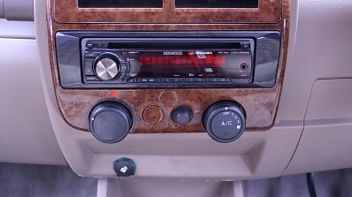 Mahindra Bolero center console