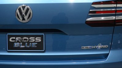 VW CrossBlue Concept at NAIAS 2013 (18)