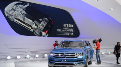 VW CrossBlue Concept at NAIAS 2013 (5)