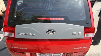 Mahindra Reva E2O rear windshield