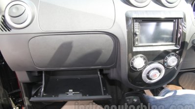 Mahindra Reva E2O dashboard co-driver side
