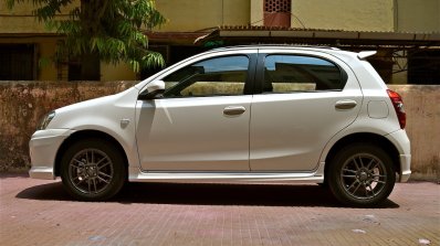Side profile of the refreshed Toyota Etios Liva