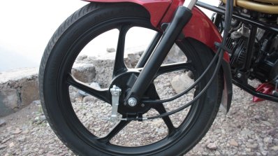 Front wheel of the Mahindra Centuro