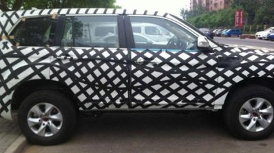 Great Wall Haval H9 spied side