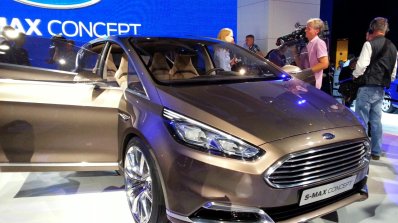 Front three quarter of the Ford S-Max Concept