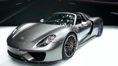 Porsche 918 Spyder Front Right