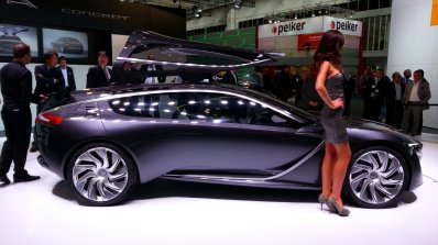 Profile of the Opel Monza Concept