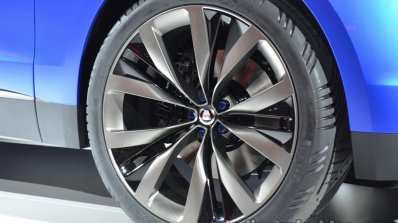 Wheel of the Jaguar CX-17 Concept