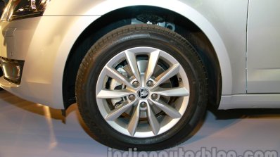 Skoda Octavia alloy wheel pattern