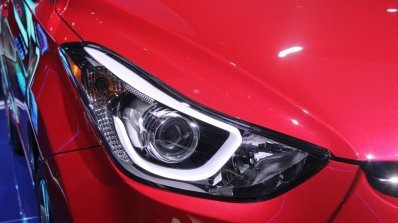2014 Hyundai Elantra Sport headlight