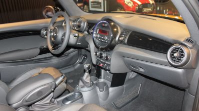 2014 MINI Cooper S interiors