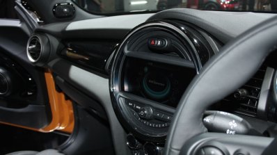 2014 MINI central screen