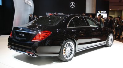 2014 Mercedes-Benz S65 AMG rear quarter