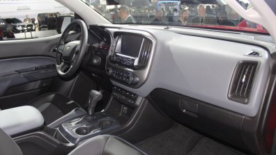 2015 Chevrolet Colorado dashboard passenger side
