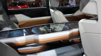 MITSUBISHI Concept GC-PHEV interiors