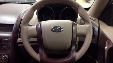 Mahindra XUV500 W4 steering wheel
