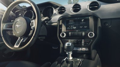 2015 Ford Mustang official dashboard