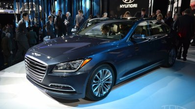 2014 Hyundai Genesis at 2014 NAIAS front quarter