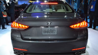 2014 Hyundai Genesis at 2014 NAIAS rear 3