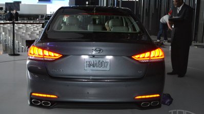 2014 Hyundai Genesis at 2014 NAIAS rear 4