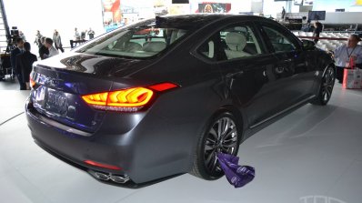2014 Hyundai Genesis at 2014 NAIAS rear quarter right