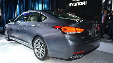 2014 Hyundai Genesis at 2014 NAIAS rear quarter