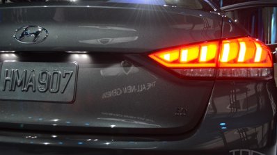 2014 Hyundai Genesis at 2014 NAIAS taillight