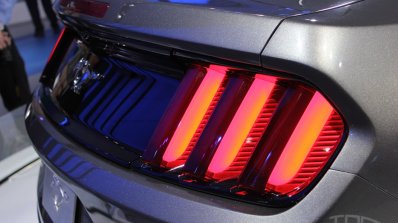 2015 Ford Mustang Convertible at 2014 NAIAS taillight