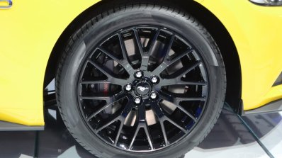 2015 Ford Mustang GT at 2014 NAIAS wheel