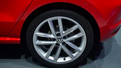 2014 VW Polo facelift alloy wheel at Geneva Motor Show 2014