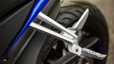 2014 Yamaha YZF-R125 pillion leg rest detail press shot