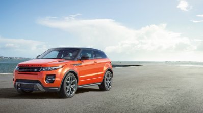 2015 Range Rover Evoque Autobiography Dynamic Press Shot front quarter