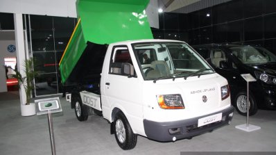 Ashok Leyland Dost tipper front three quarter right live