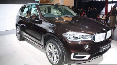 BMW X5 front three quarter right live