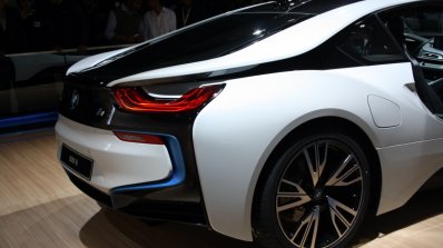 BMW i8 rear details live