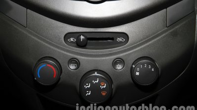 Chevrolet Beat Facelift Aircon Controls at 2014 Auto Expo