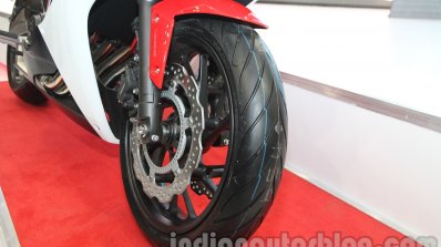 Honda CBR650F front wheel at Auto Expo 2014