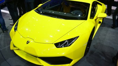 Lamborghini Huracan Live front quarter
