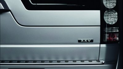 Land Rover Discovery XXV Special Edition badge