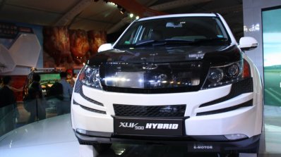Mahinda XUV500 Hybrid front detail live