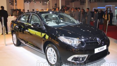 Renault Fluence facelift front three quarter right live