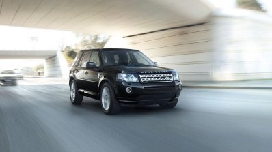 2015 Land Rover Freelander 2 press front quarter