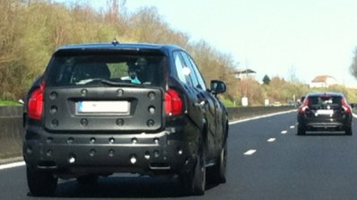2015 Volvo XC90 production spied rear quarter