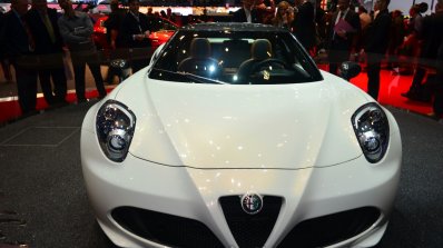 Alfa Romeo 4C Spider front - Geneva Live