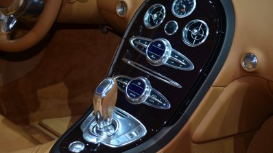 Bugatti Veyron Grand Sport Vitesse Rembrandt Bugatti center console