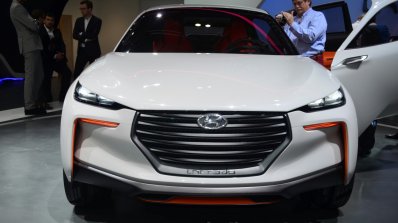 Hyundai Intrado concept front - Geneva Live