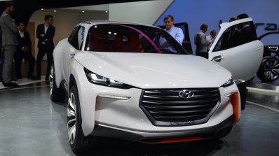 Hyundai Intrado concept front three quarter - Geneva Live